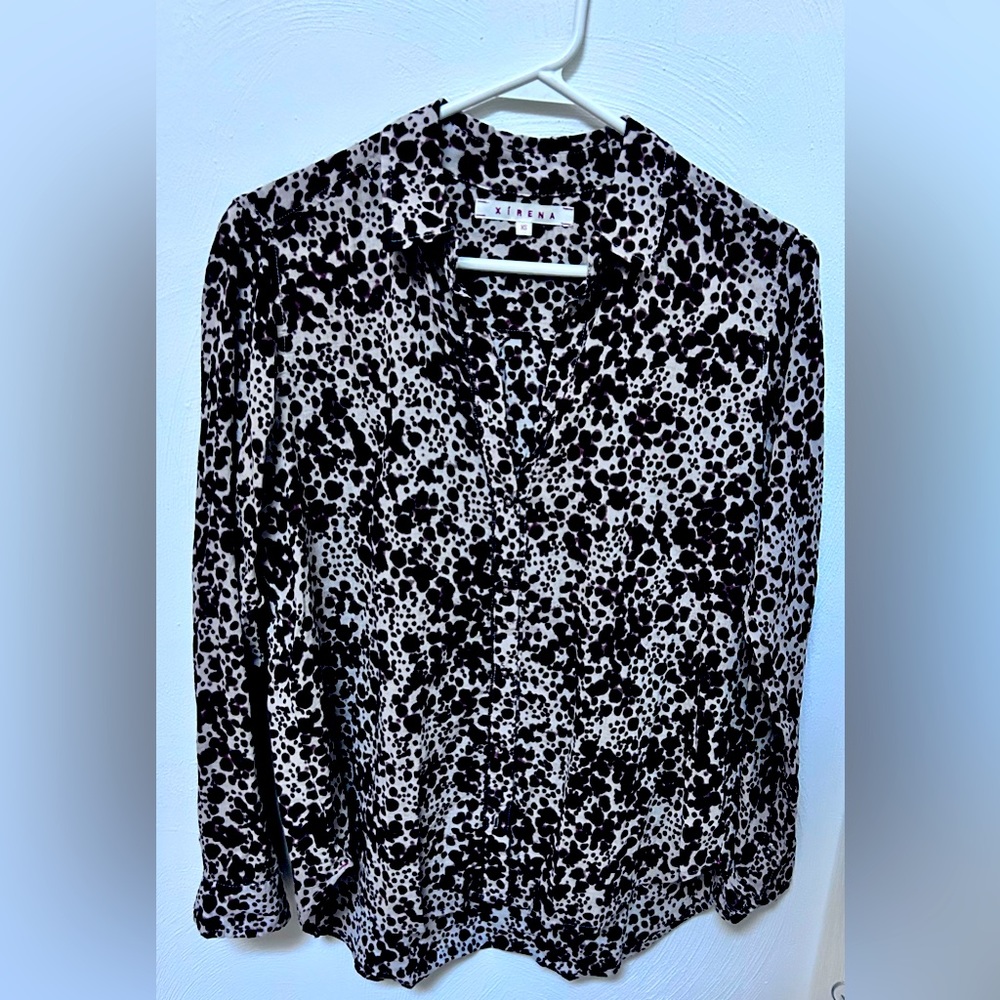 Like New! Xirena Women’s Animal Print XS Designer Blouse